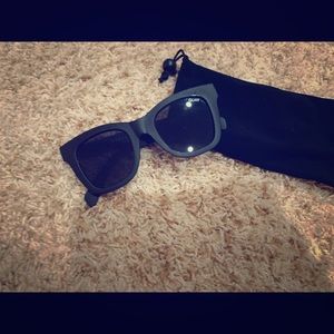 Quay sunglasses 🕶 🖤